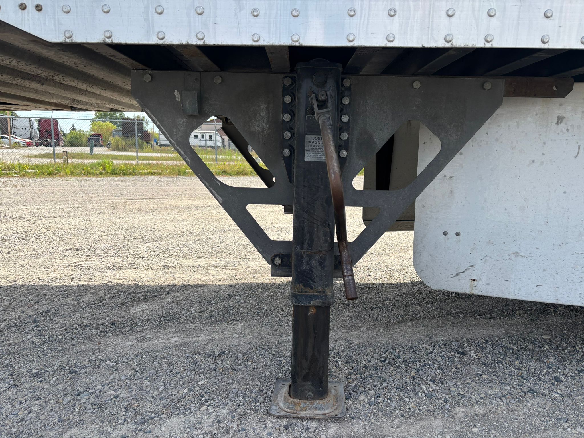 
								2023 VANGUARD DRYVAN full									